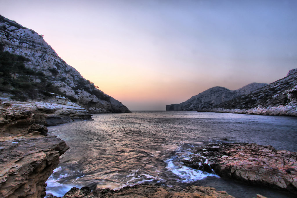 Aurore dans les calanques